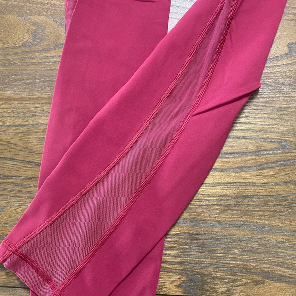 Lululemon Train Times 7/8. Size 4. Gently Worn. - Picture 3 of 3